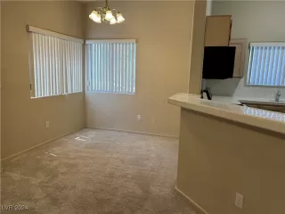 Photo #6: 2606791 Listing