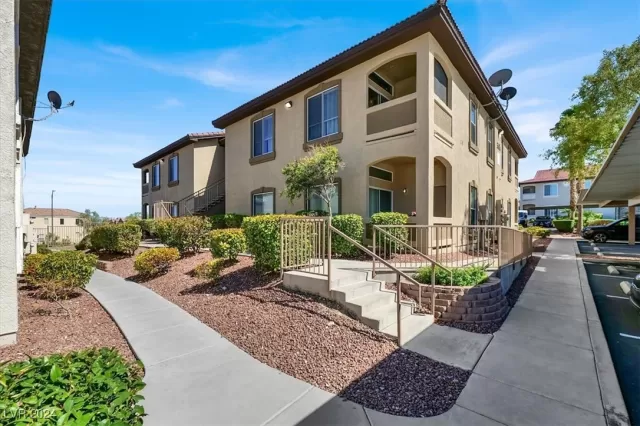 MLS: 2606792 Condo For Sale