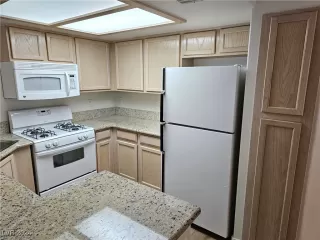 Photo #6: 2606814 Listing 