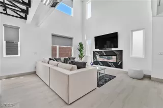 Photo #4: 2606863 Listing