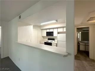 Photo #2: 2606889 Listing