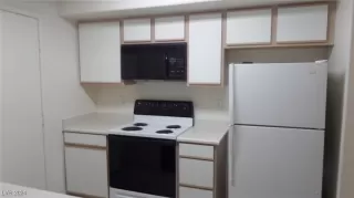 Photo #4: 2606889 Listing