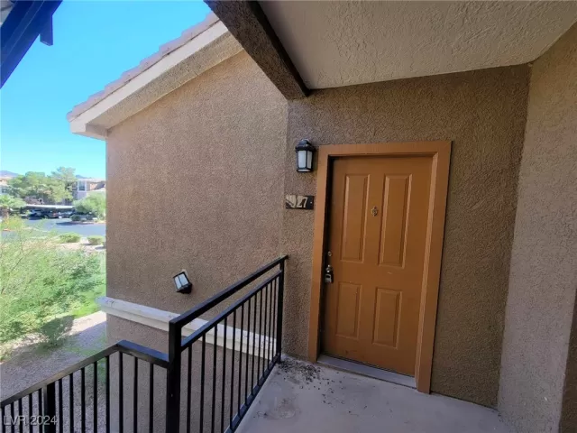MLS: 2606902 Condo For Sale