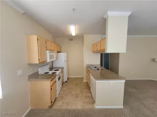 Photo #4: 2606902 Listing 