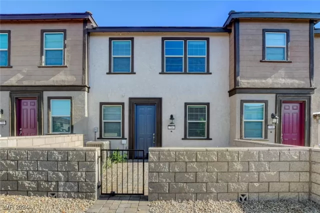 MLS: 2606959 Condo For Sale