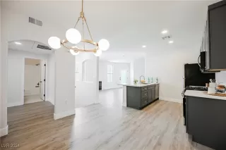Photo #3: 2606963 Listing