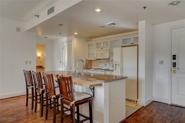 MLS: 2606974 Condo For Sale