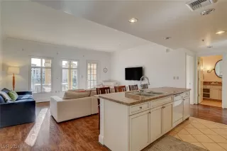 Photo #2: 2606974 Listing 