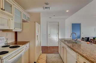 Photo #6: 2606974 Listing 