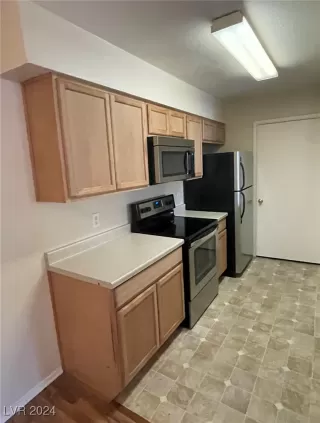 Photo #3: 2607006 Listing 