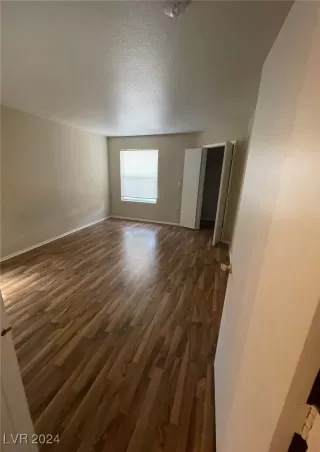 Photo #4: 2607006 Listing 