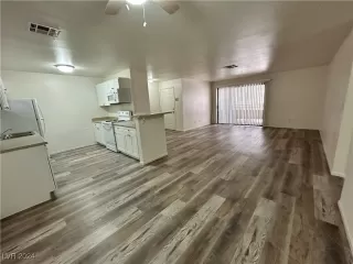 Photo #1: 2607008 Listing