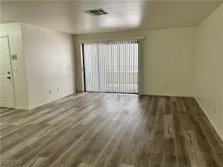 Photo #2: 2607008 Listing