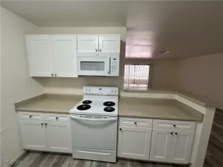 Photo #3: 2607008 Listing