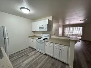 Photo #6: 2607008 Listing