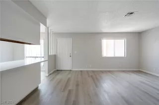 Photo #2: 2607012 Listing 