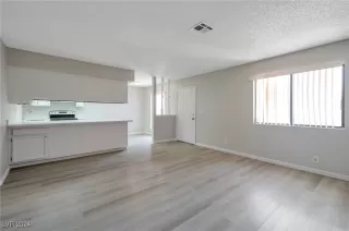 Photo #3: 2607012 Listing 