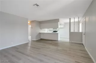 Photo #4: 2607012 Listing 