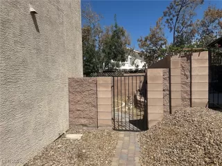 Photo #4: 2607069 Listing 