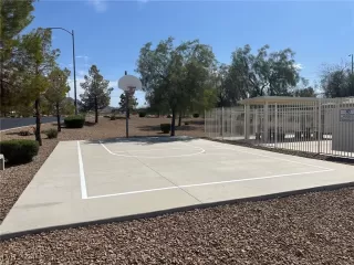 Photo #5: 2607069 Listing 