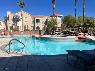 Photo #5: 2607078 Listing 