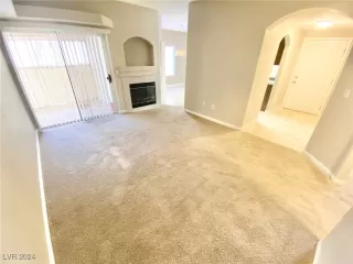 Photo #5: 2607097 Listing 