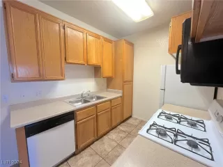 Photo #4: 2607120 Listing 