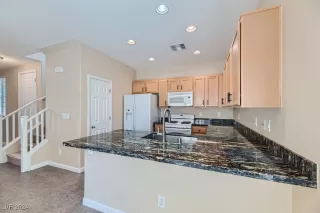 Photo #5: 2607209 Listing 