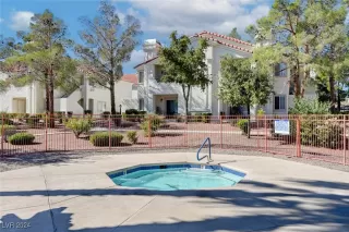 Photo #2: 2607210 Listing 