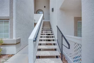 Photo #5: 2607221 Listing 