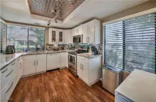 Photo #6: 2607230 Listing