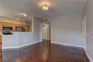 Photo #5: 2607231 Listing 