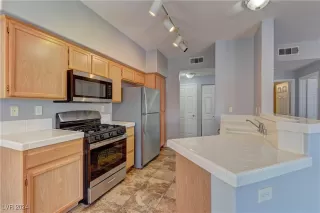 Photo #6: 2607231 Listing 