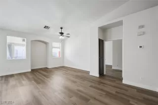 Photo #5: 2607240 Listing 