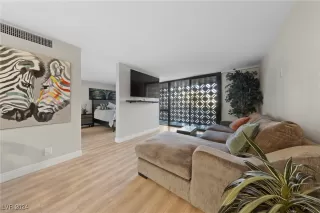 Photo #1: 2607243 Listing 