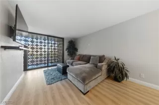 Photo #2: 2607243 Listing 