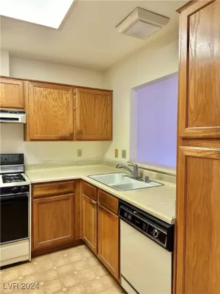 Photo #2: 2607276 Listing