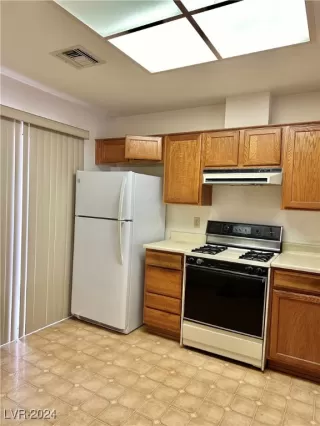 Photo #3: 2607276 Listing