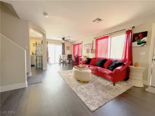 Photo #1: 2607305 Listing