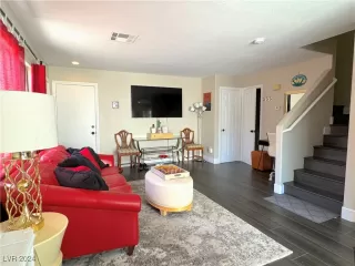 Photo #2: 2607305 Listing