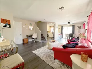 Photo #4: 2607305 Listing