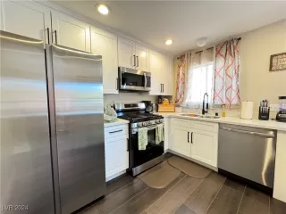 Photo #6: 2607305 Listing