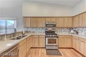 Photo #6: 2607309 Listing 