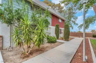 Photo #4: 2607363 Listing