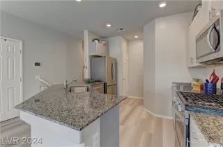 Photo #4: 2607371 Listing