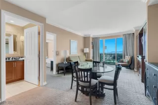 Photo #3: 2607372 Listing