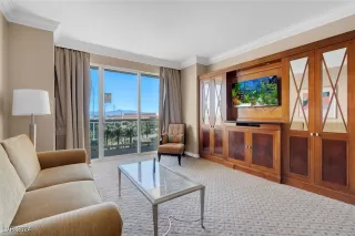 Photo #6: 2607372 Listing