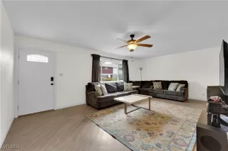 Photo #6: 2607380 Listing