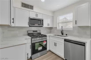 Photo #3: 2607475 Listing 