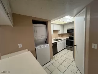 Photo #5: 2607520 Listing 